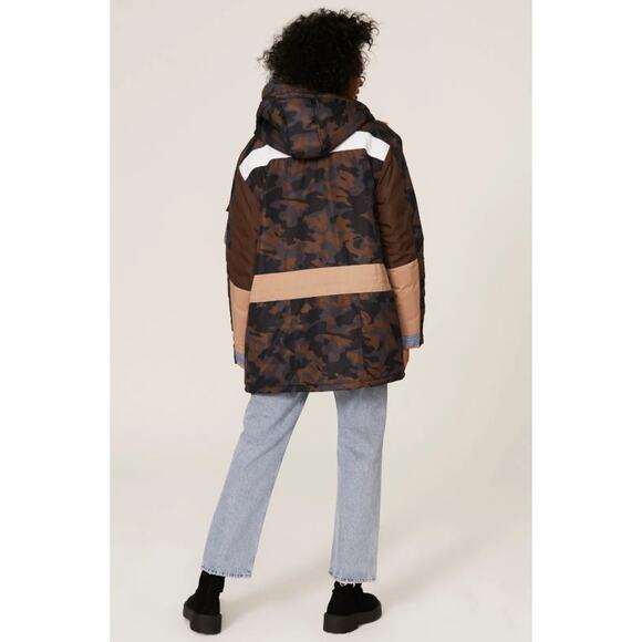 Munthe Navigate Coat in Camouflage - Picture 3 of 9